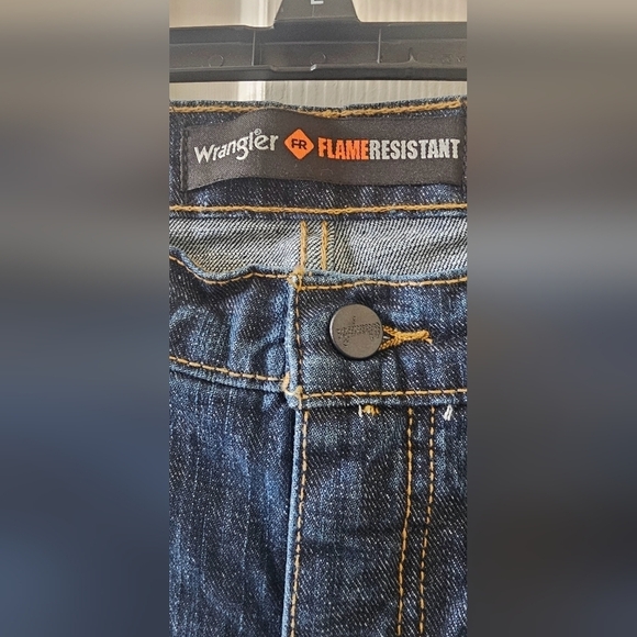 Wrangler Woman's FR Crosshatch Bootcut Mid- Rise Dark Wash Jeans S 11X36 NEW - Picture 6 of 12